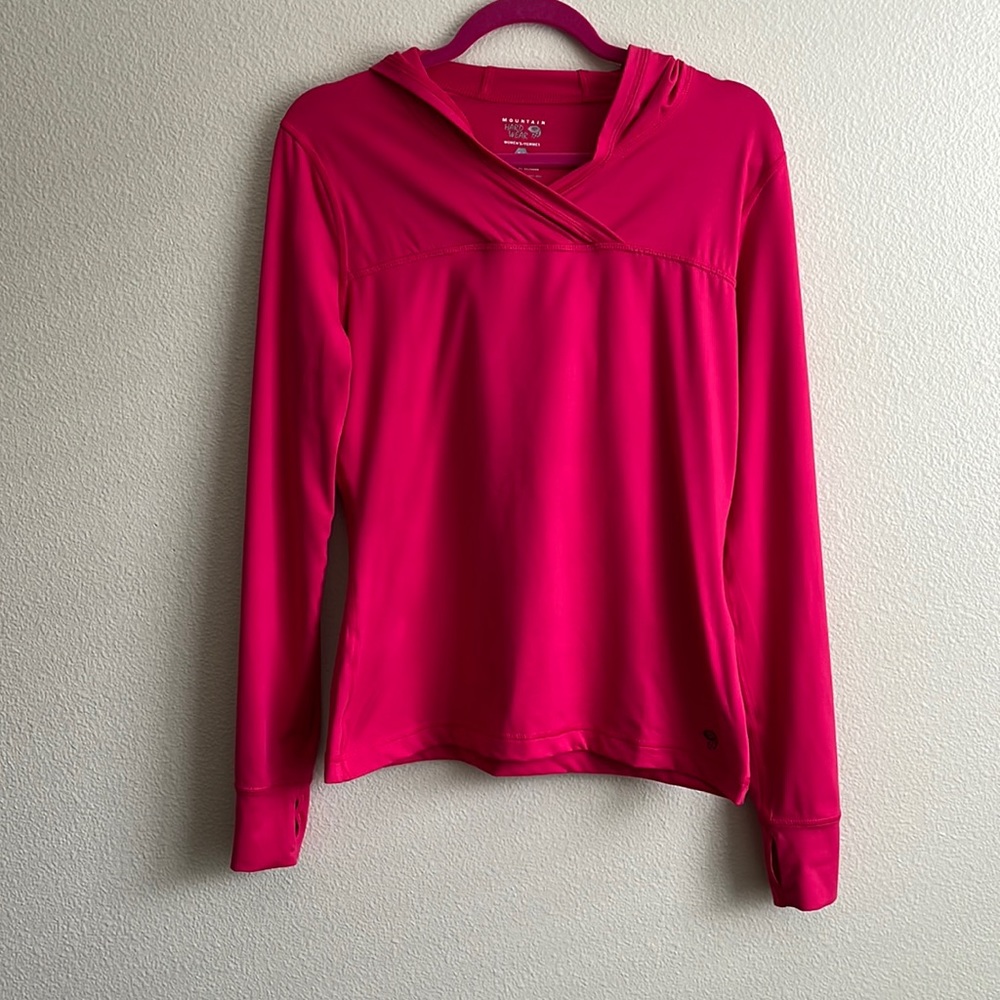 EUC Mountain Hardware Women’s Long Sleeve Hooded Top, Medium